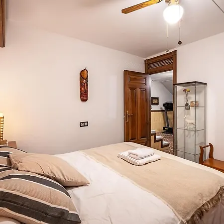 Вилла Casa De Amigos La Latina Con Piscina, Chimenea Y Barbacoa