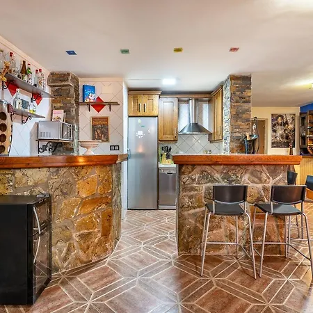 Вилла Casa De Amigos La Latina Con Piscina, Chimenea Y Barbacoa